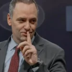 Crece la imagen negativa de Manuel Adorni y el 70% pide su renuncia, según una encuesta privada